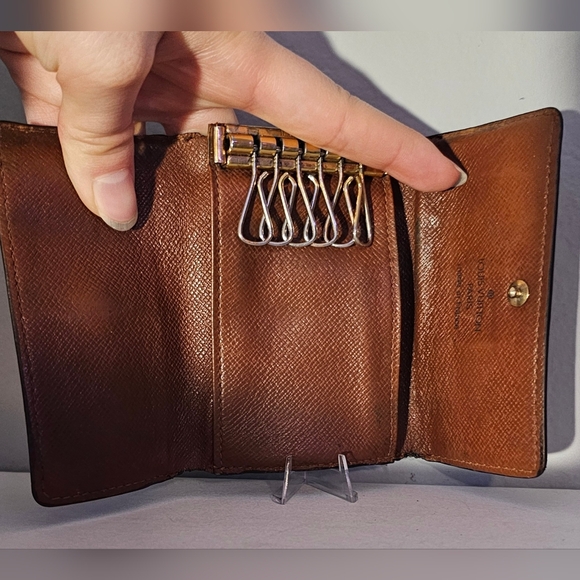 Louis Vuitton🤎| Monogram Canvas Wallet - Picture 4 of 7